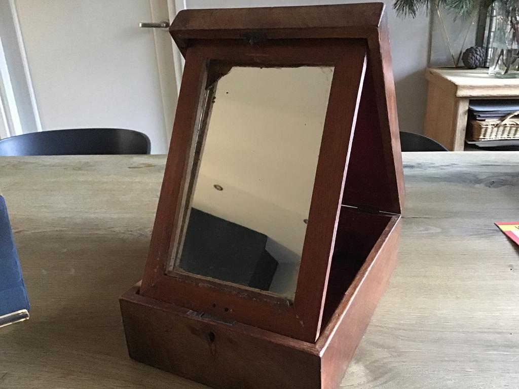 ANTIEKE WORTELNOTEN “MAKE-UP KIST”, Ophalen of Verzenden