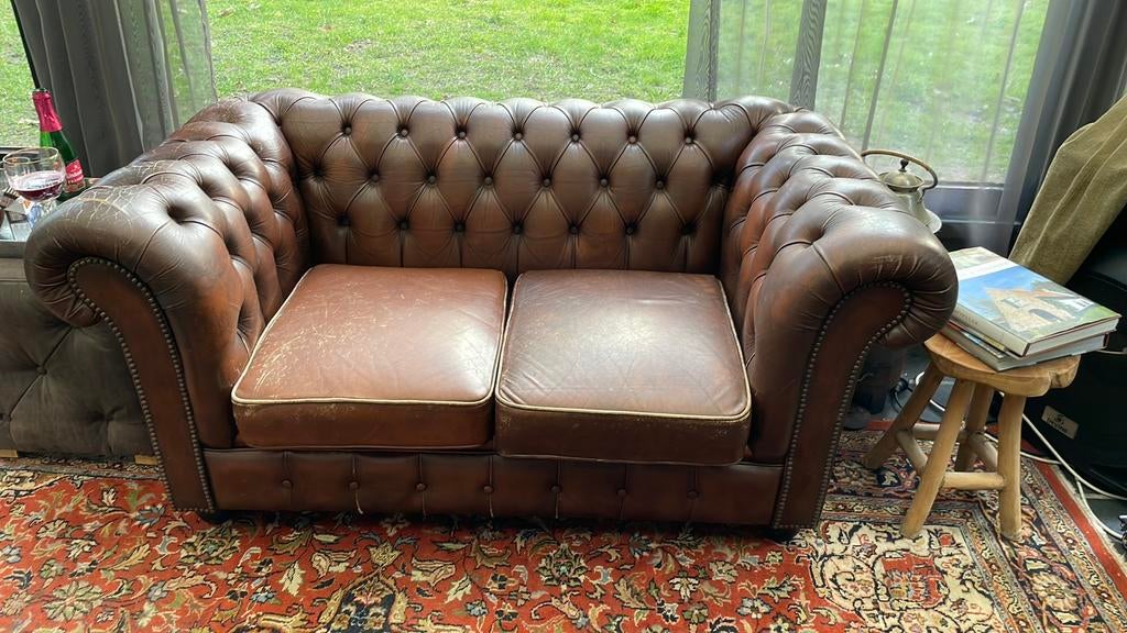 Chesterfield bankje zeer oud mooi stuk, Huis en Inrichting, 150 tot 200 cm, Tweepersoons, 75 tot 100 cm, Ophalen of Verzenden