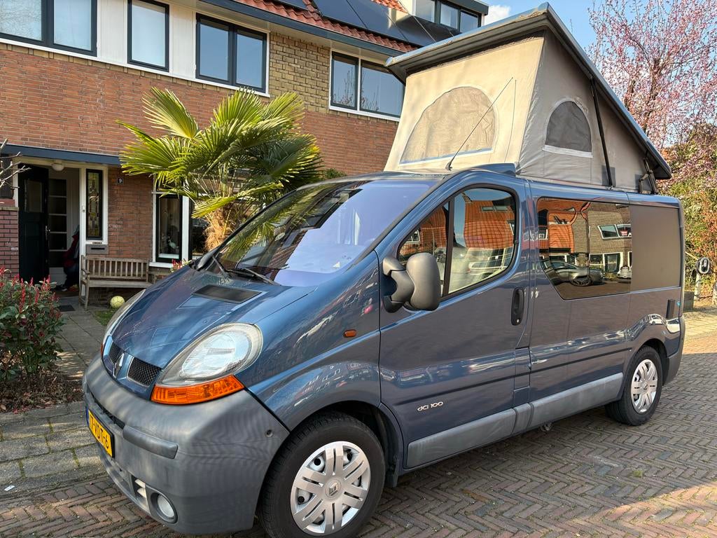 Renault Traffic Camper 4 pers. Bavaria inbouw. Nieuwe APK, Overige merken, Buscamper of Camperbus, Particulier, Koelkast
