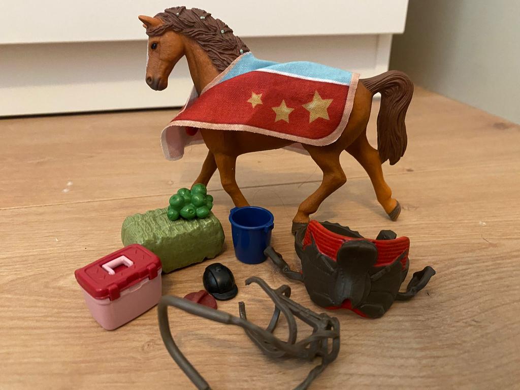 Schleich paard met toebehoren, Ophalen of Verzenden, Zo goed als nieuw