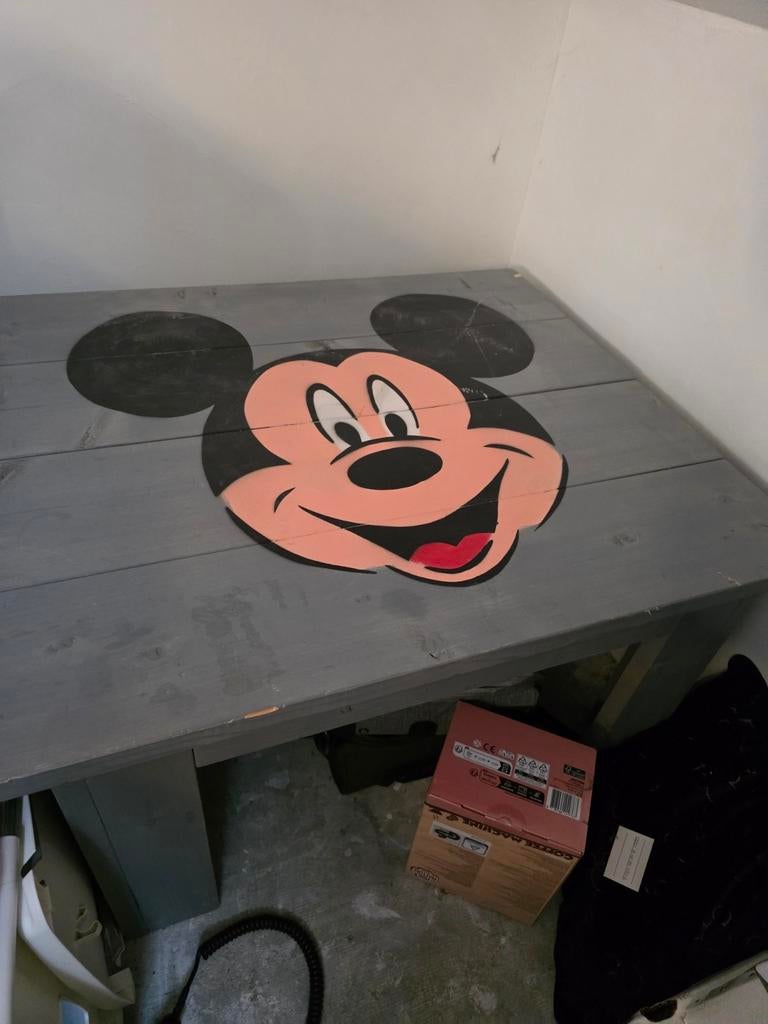 Steigerhouten tafel met vrolijke Mickey Mouse print, Ophalen, Gebruikt, 50 tot 100 cm, 50 tot 100 cm
