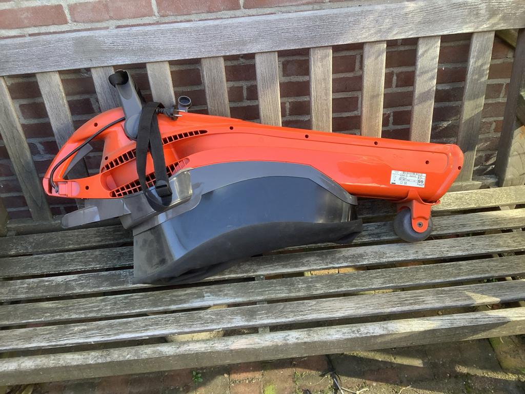 Husqvarna bladblazer MEV2500, Tuin en Terras, Bladblazers, Ophalen, Handgedragen, Zo goed als nieuw, Met opvangzak