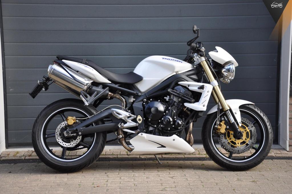 Triumph Street Triple 675 - foto 2