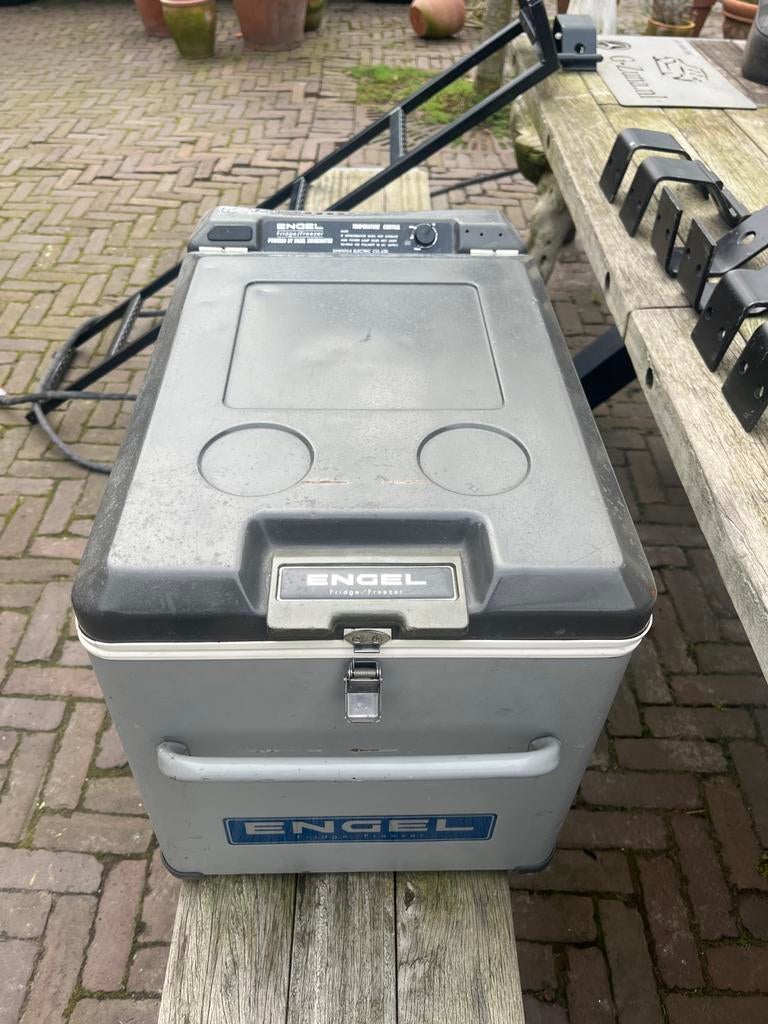 Engel Koelbox/Vriezer 12V/24V 220V/240V voor onderweg!, Caravans en Kamperen, Ophalen, Gebruikt, Koelbox, Compressor