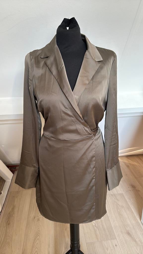 Guess jurk 38, Maat 38/40 (M), Ophalen of Verzenden, Zo goed als nieuw, Boven de knie