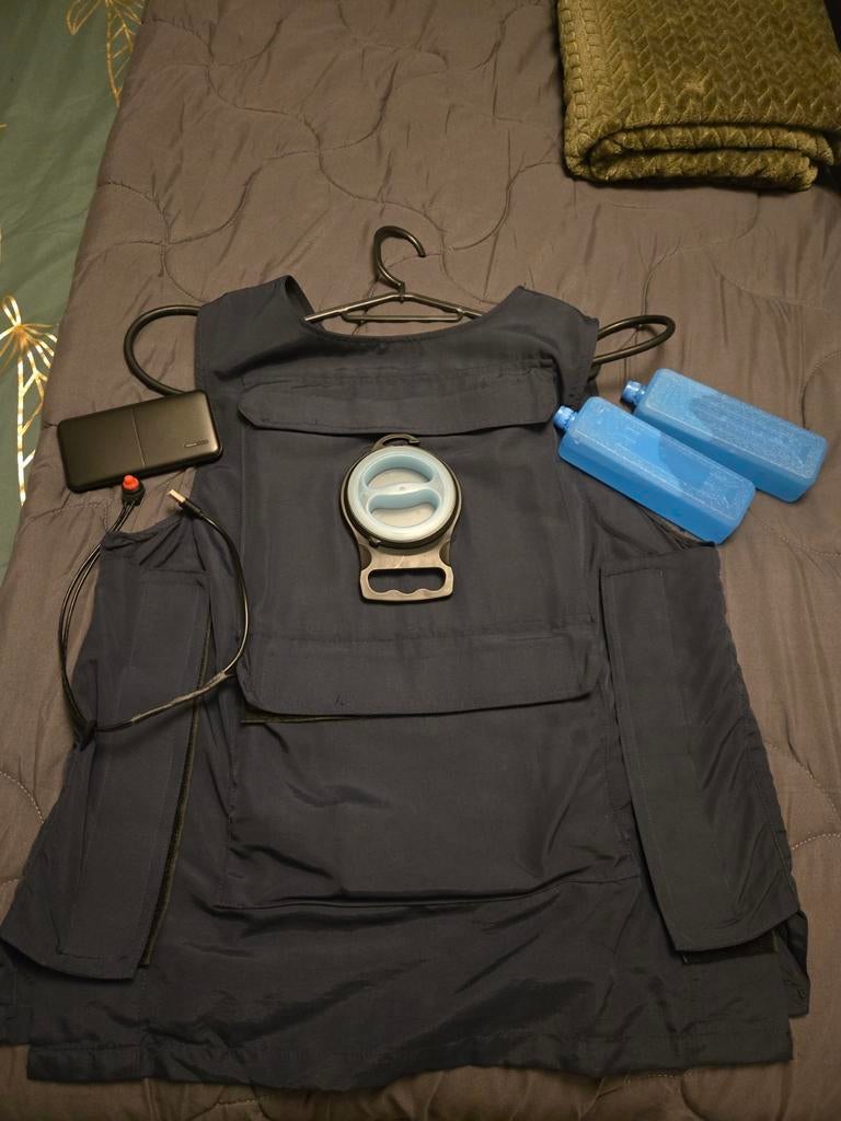 Koelvest met Powerbank en Koelelementen, Ophalen, Zo goed als nieuw