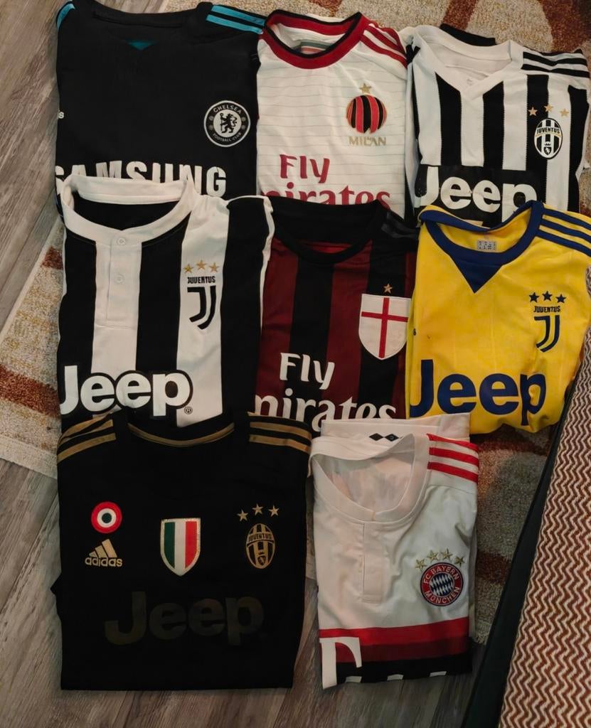Verschillende voetbalshirts. Juventus Milan Chelsea Bayern, Ophalen of Verzenden, Zo goed als nieuw, Shirt