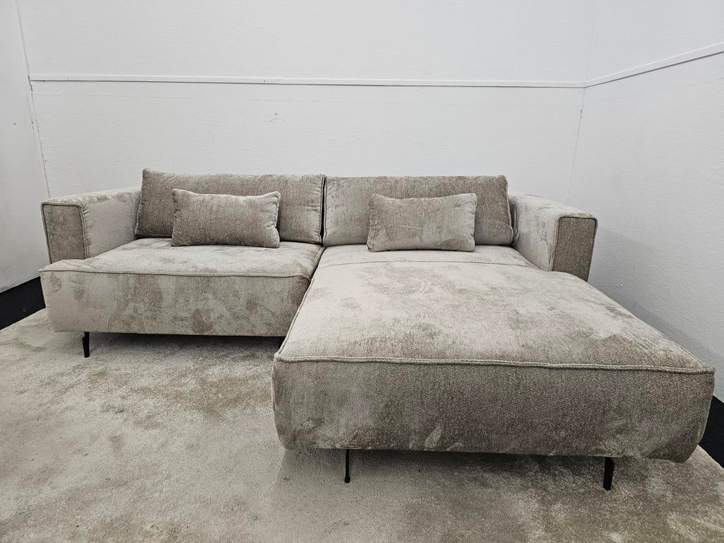 Gloednieuwe luxe hoekbank met slaapfunctie en opslag