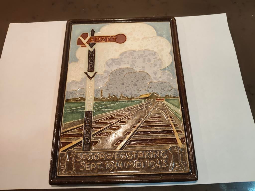 Porceleyne Fles, Delft, Cloisonné tegel, spoorwegstaking., Antiek en Kunst, Antiek | Wandborden en Tegels, Ophalen of Verzenden