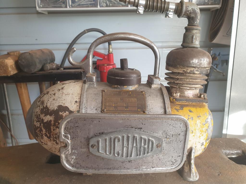 Luchard luchtcompressor, Ophalen of Verzenden