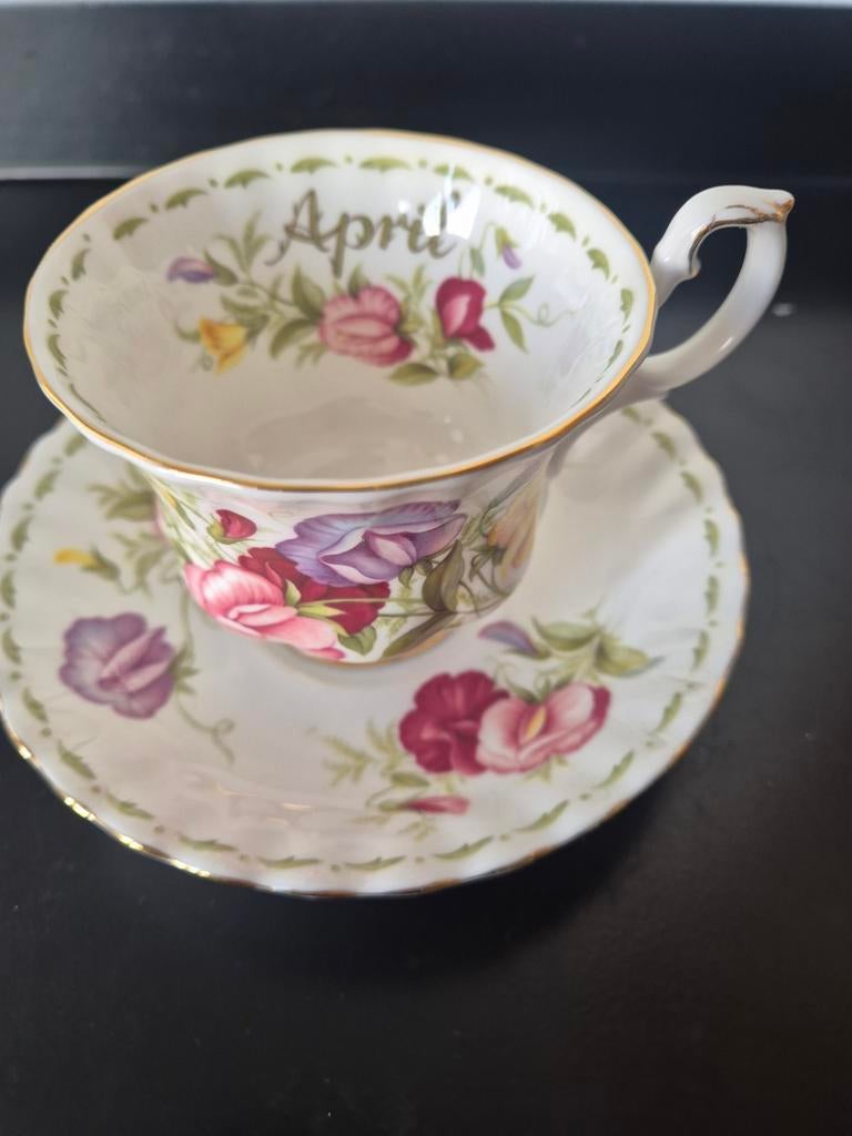 Sweet pea april flowers of the month, Verzamelen, Porselein, Kristal en Bestek, Ophalen of Verzenden, Gebruikt, Porselein, Kop en/of schotel