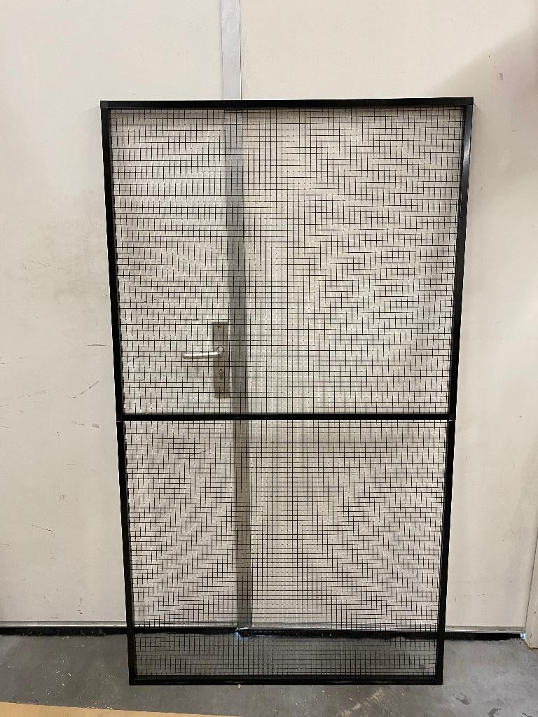 volière panelen met zwart gaas | gaaspaneel | deurpaneel, Dieren en Toebehoren, Vogels | Hokken en Kooien, Ophalen of Verzenden