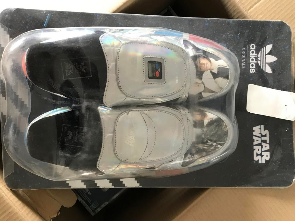 Adidas Star Wars Micropacer 2009 Zilver Ongeopend US 10 EU44, Overige kleuren, Nieuw, Ophalen of Verzenden, Sneakers of Gympen