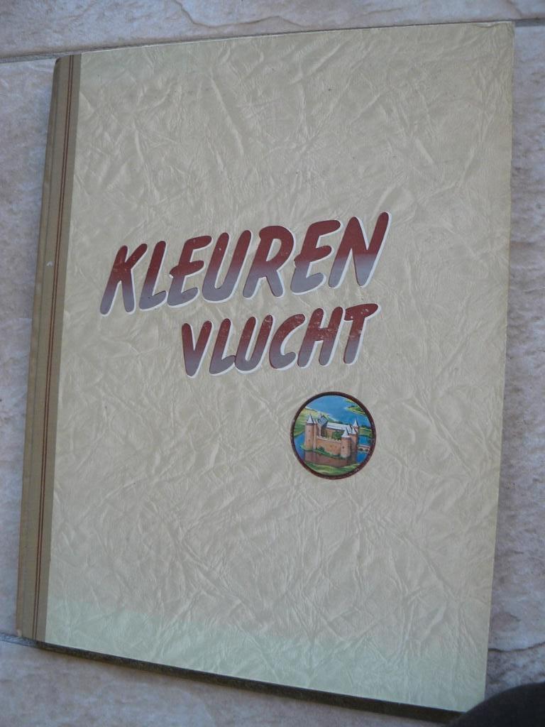 Kleurenvlucht, Douwe Egberts plaatjesalbum,  door A. Viruly, Boeken, Ophalen of Verzenden, Gelezen, Plaatjesalbum