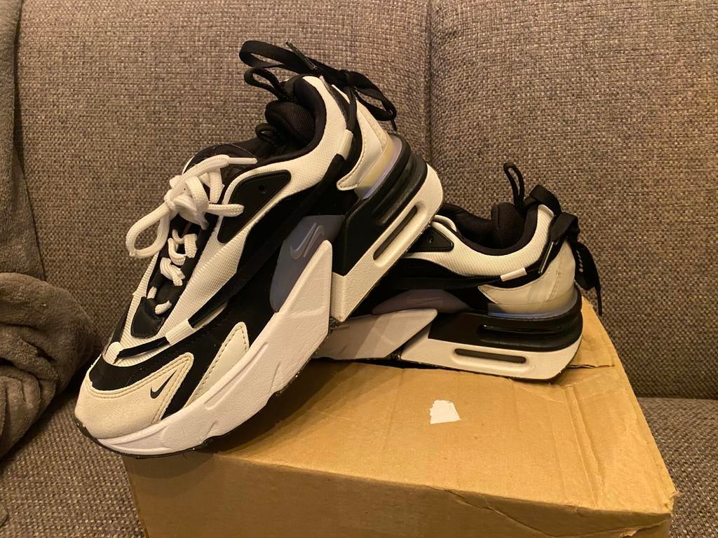Nike air max Furyosa, maat 37,5, US 6,5, Kleding | Dames, Schoenen, Ophalen of Verzenden, Zo goed als nieuw, Sneakers of Gympen