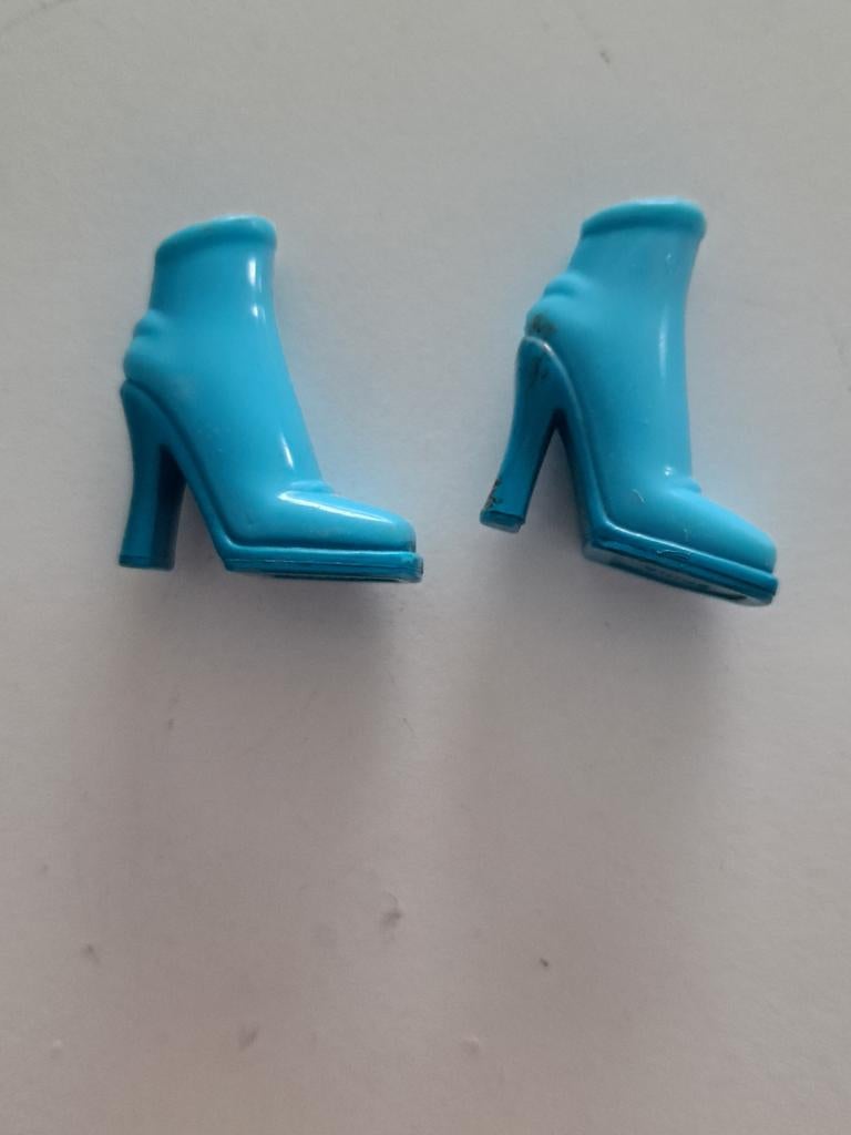 Mattel winx bloom blauwe korte laarsjes, Ophalen of Verzenden, Zo goed als nieuw, Kleertjes