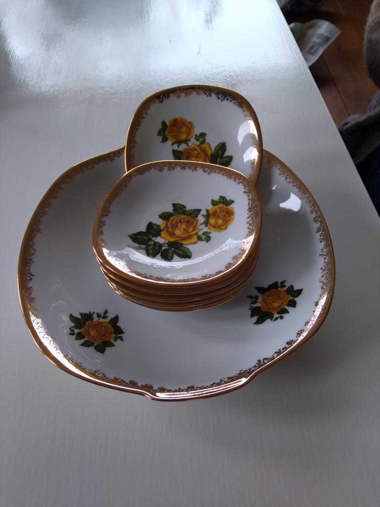 6+1 porseleinen schoteltjes, Ophalen