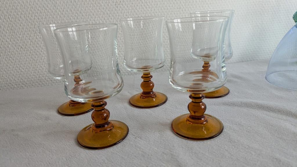 Franse Retro Vintage glazen op amberkleurige voet, Ophalen of Verzenden, Zo goed als nieuw, Overige typen