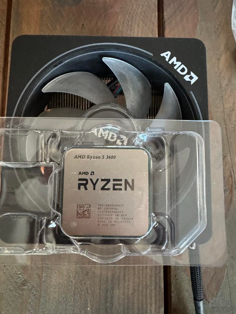 Ryzen 5 3600 met Wraith Prism koeler, Ophalen, Gebruikt, 6-core, 3 tot 4 Ghz