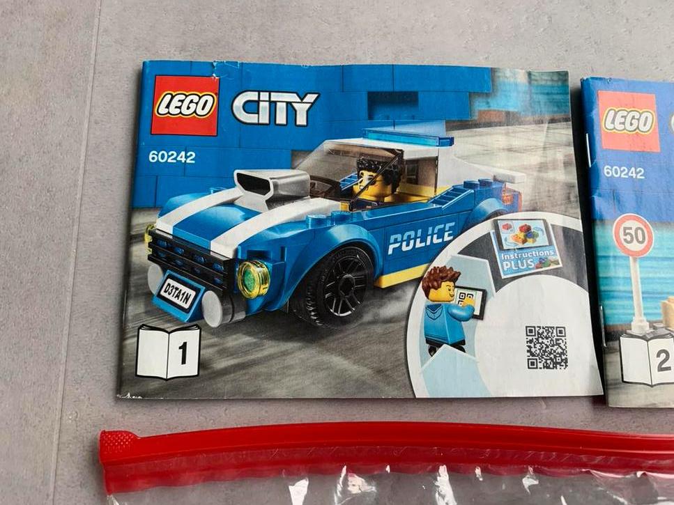 LEGO City 60242 Politie Snelweg Arrestatie - Compleet!, Ophalen of Verzenden, Zo goed als nieuw, Complete set, Lego