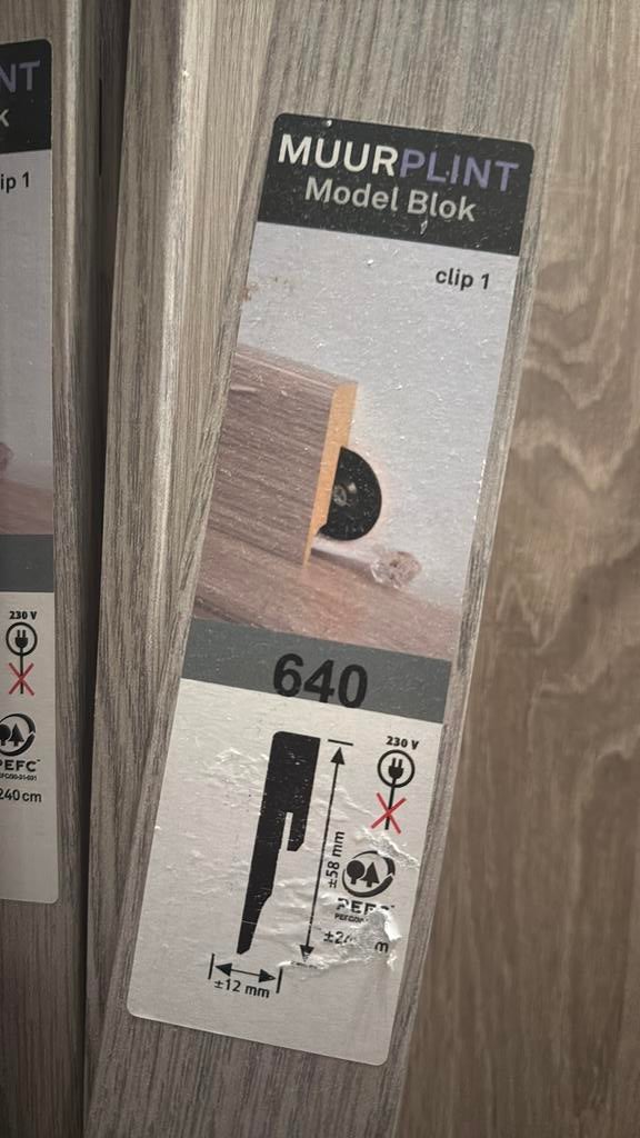 15 stiks plinten nieuw, Doe-het-zelf en Verbouw, Plinten en Afwerking, Ophalen of Verzenden, Zo goed als nieuw, Mdf, 200 tot 250 cm