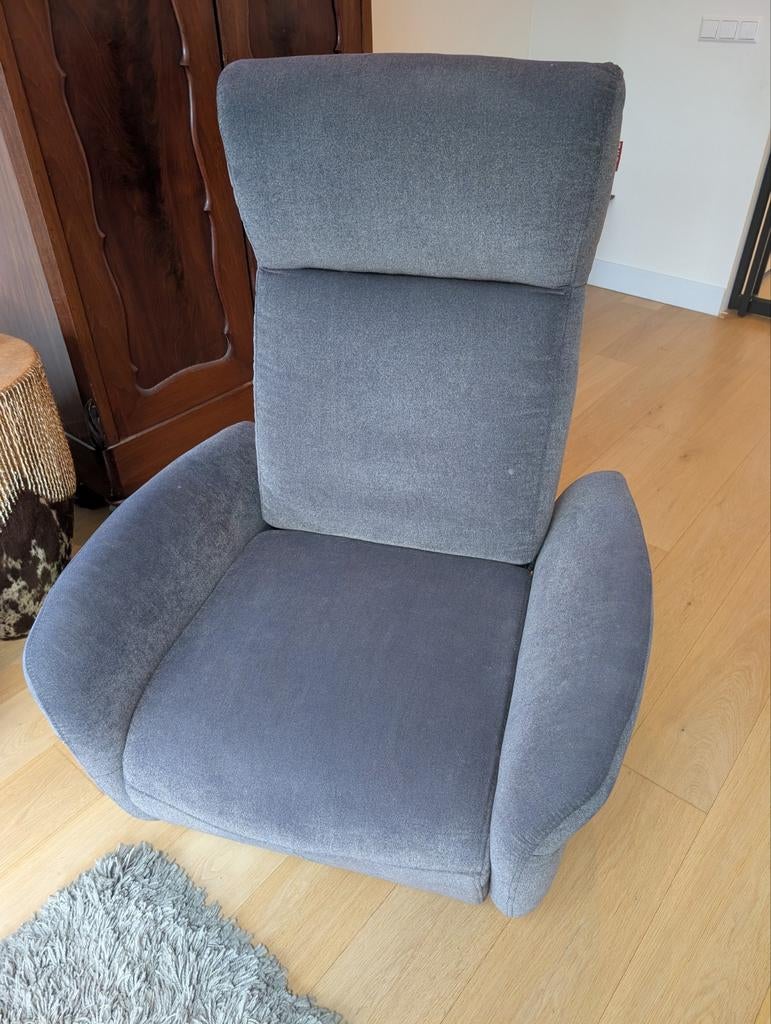 Kuka Relaxfauteuil met verstelbare hoofdsteun, Ophalen, Gebruikt, 75 tot 100 cm, Stof