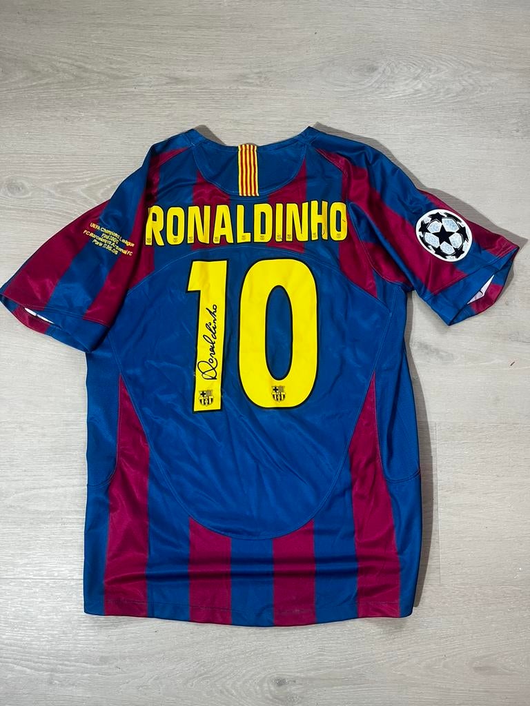 Ronaldinho barcelona gesigneerd (zeefdruk), Maat L, Ophalen of Verzenden, Zo goed als nieuw, Shirt