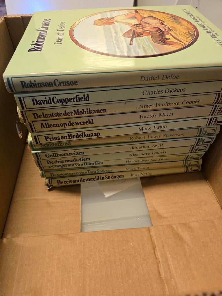 11 Wereldberoemde Jeugdboeken Klassiekers, Ophalen of Verzenden, Zo goed als nieuw, Diverse, Fictie algemeen