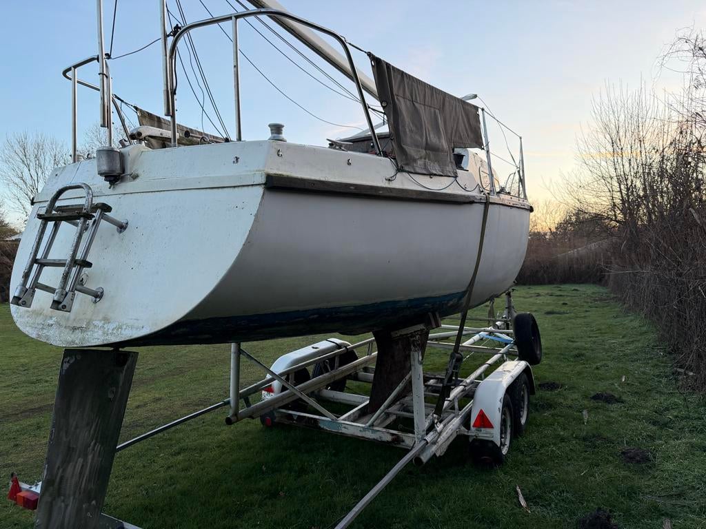 Nautica 24 Zeilboot 7,5m met motor en trailer, Watersport en Boten, Kajuitzeilboten en Zeiljachten, Ophalen, Gebruikt, Tourjacht of Cruiser