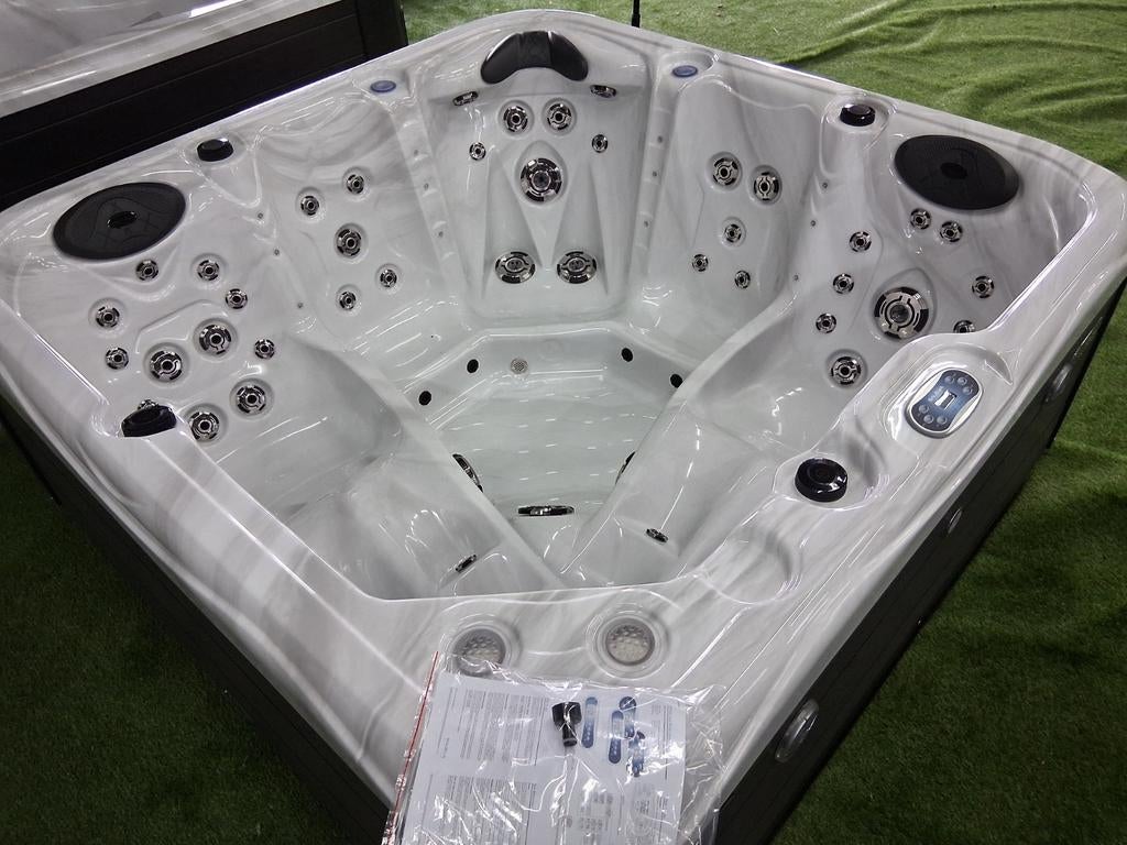 Nieuwe balboa spa 5pers 2 ligpls jacuzzi incl bezorging, Ophalen of Verzenden, Nieuw