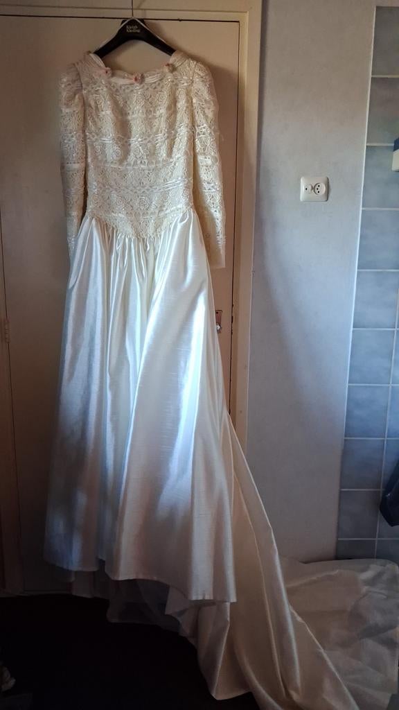 Trouwjurk 180cm lang persoon. Normaal postuur., Ophalen, Zo goed als nieuw, Beige, Trouwjurk