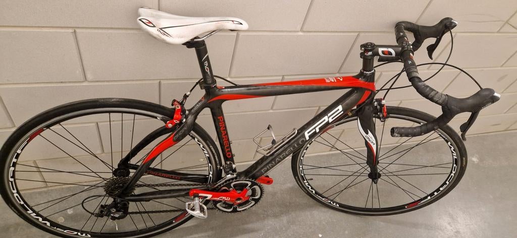 Pinarello FP2 racefiets full carbon rood/zwart, Fietsen en Brommers, Fietsen | Racefietsen, Ophalen, Carbon, Meer dan 20 versnellingen