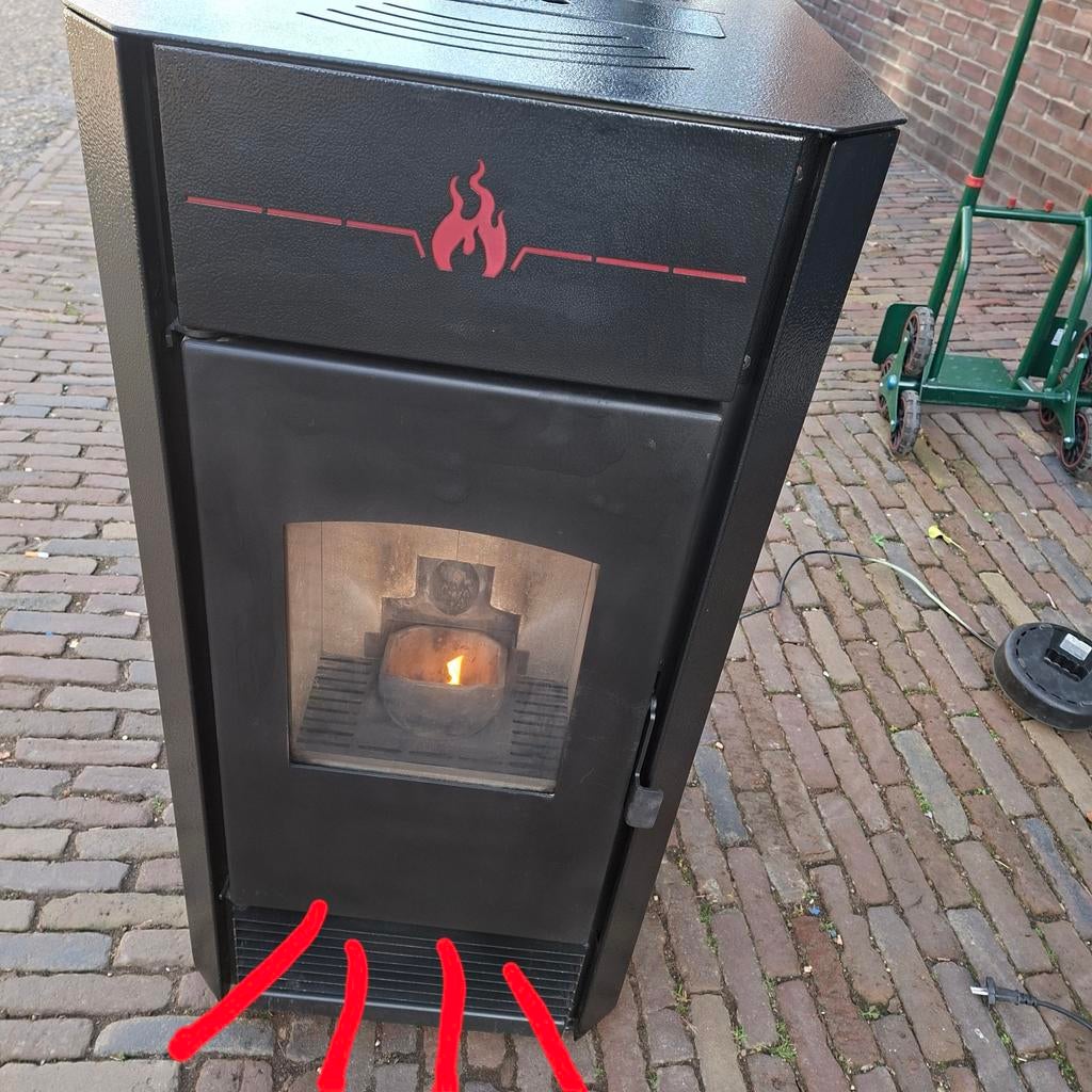 Pelletkachel 13kwh met unieke vloerblazer., Ophalen, Zo goed als nieuw, Overige brandstoffen, Pelletkachel