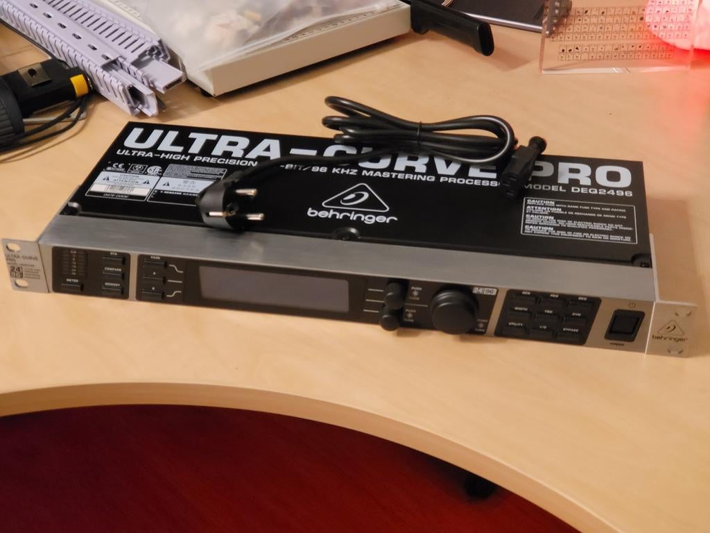 Behringer DEQ2496 Ultra-Curve Pro Digitale Equalizer, Ophalen of Verzenden, Gebruikt, Equalizer