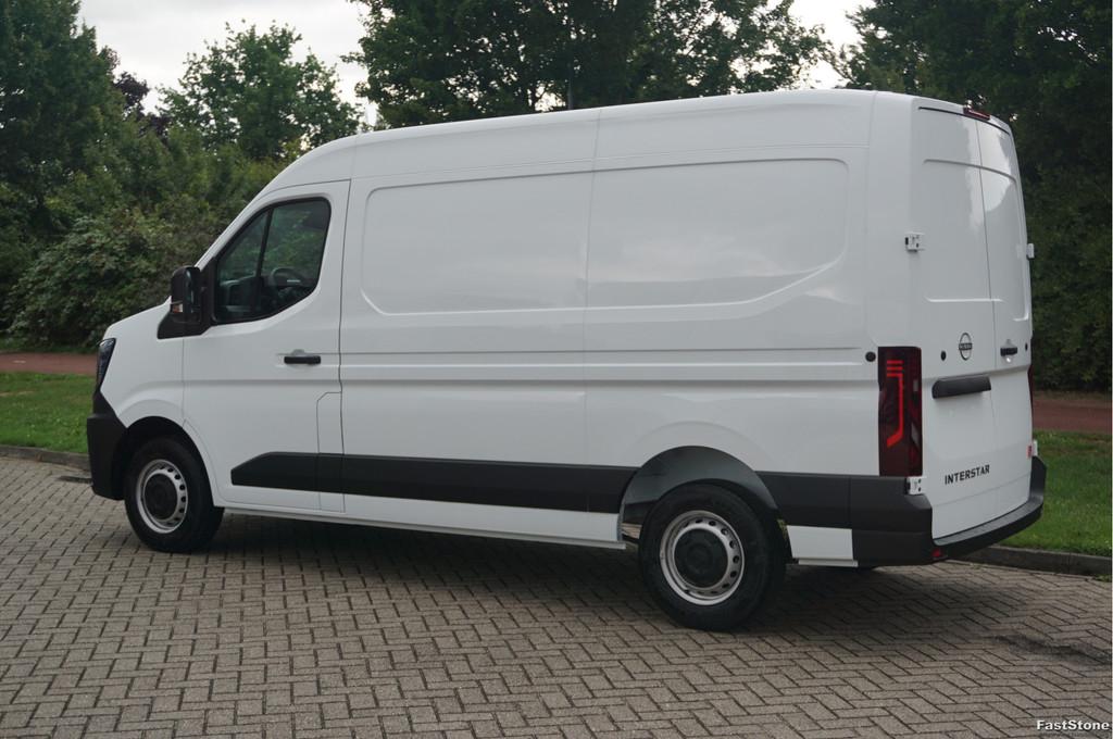 Nissan Interstar 3.5T 130PK N-Connecta L2H2 BPM VRIJ! 10" R-, 1998 cc, Parkeersensor, Gebruikt, 4 cilinders