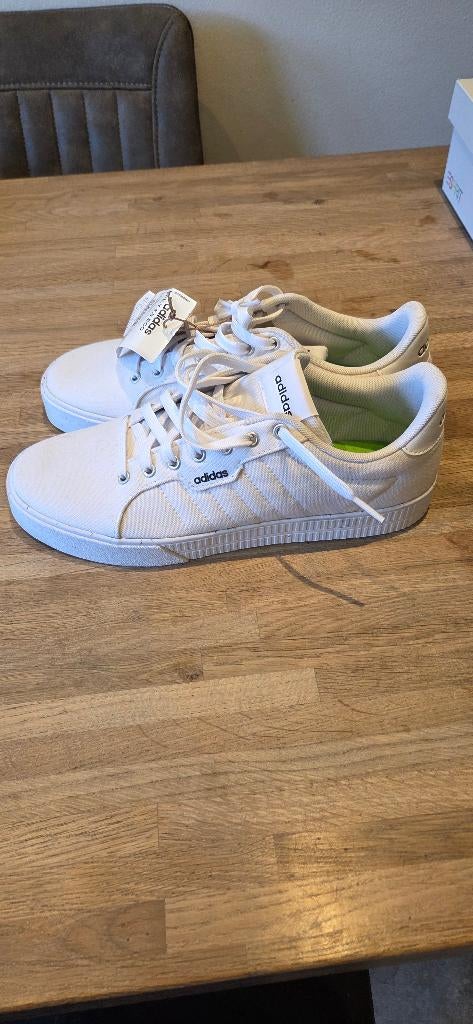 nieuwe stoffen witte adidas, Wit, Nieuw, Ophalen of Verzenden, Sneakers of Gympen