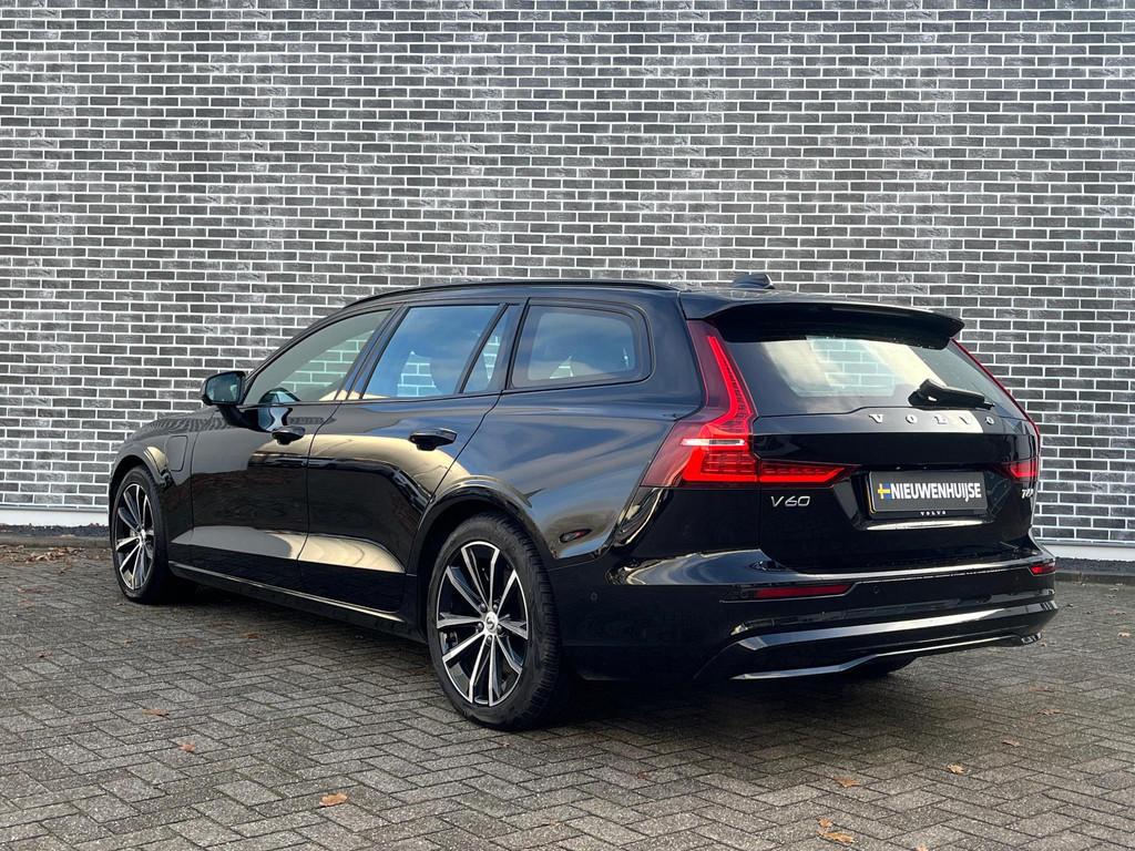 Volvo V60 T6 Aut. Plug-in hybrid AWD Plus Dark | Trekhaak |, Auto's, Volvo, Automaat, Stof, Gebruikt, Euro 6