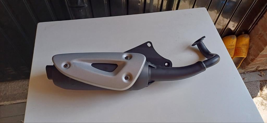 Nieuwe  uitlaat, Ophalen, Nieuw, Uitlaat