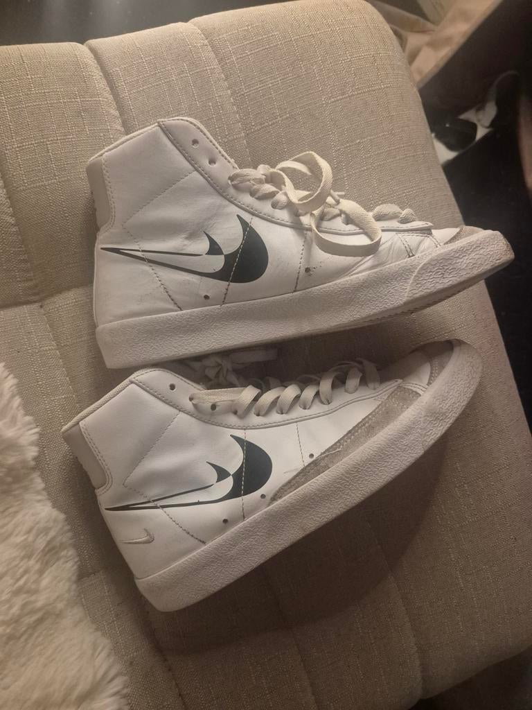 Nikes maat 39, Kleding | Dames, Schoenen, Ophalen of Verzenden, Zo goed als nieuw, Sneakers of Gympen