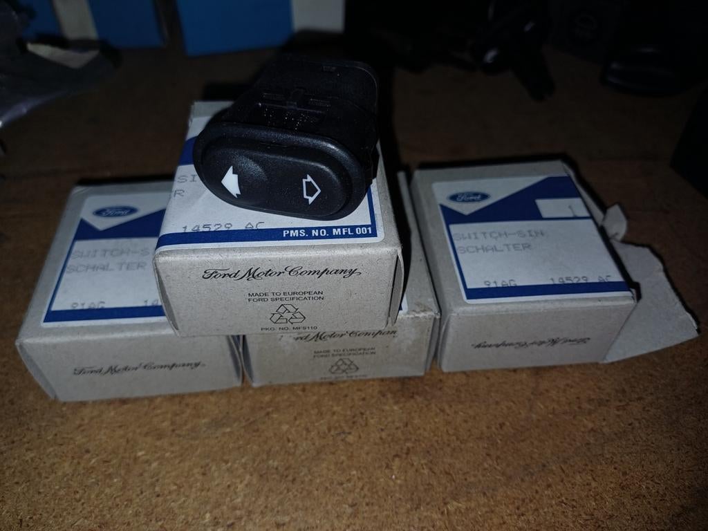 Schakelaar Ruitbediening Knop Ford Scorpio Sierra Escort, Auto-onderdelen, Dashboard en Schakelaars, Ford, Nieuw, Ophalen of Verzenden