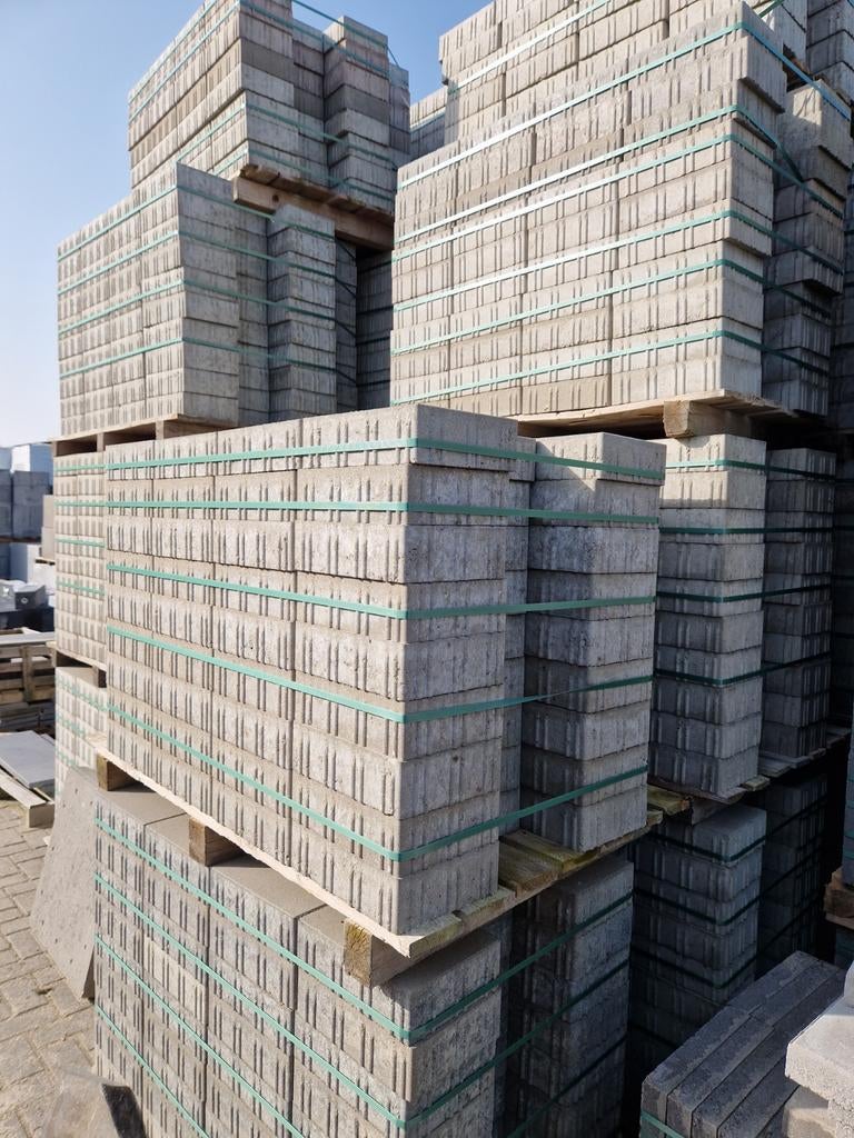 Betonsteen kwartro 28x20.5x8hoog grijs, Tuin en Terras, Tegels en Klinkers, Ophalen, Nieuw, Beton, Terrastegels