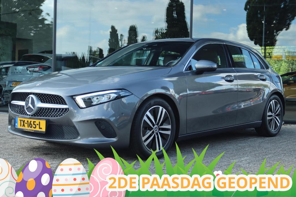 MERCEDES-BENZ A-KLASSE 180 PREMIUM AUT. | BURMESTER | LEDER, Gebruikt, 4 cilinders, Origineel Nederlands, Bedrijf