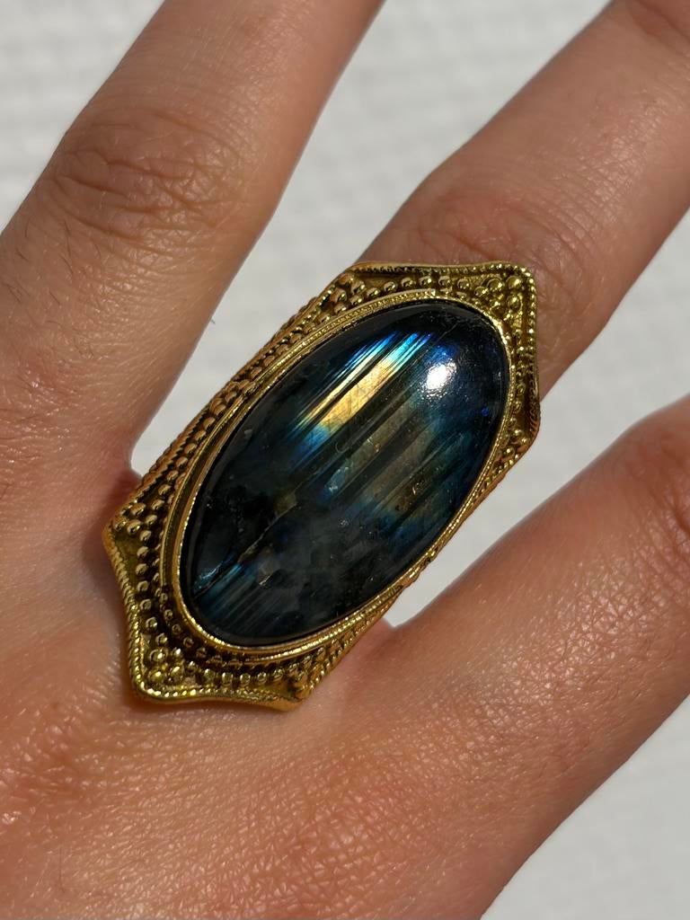 Goudkleurige Labradoriet Statement Ring, Nieuw, Ophalen of Verzenden, 17 tot 18, Met edelsteen