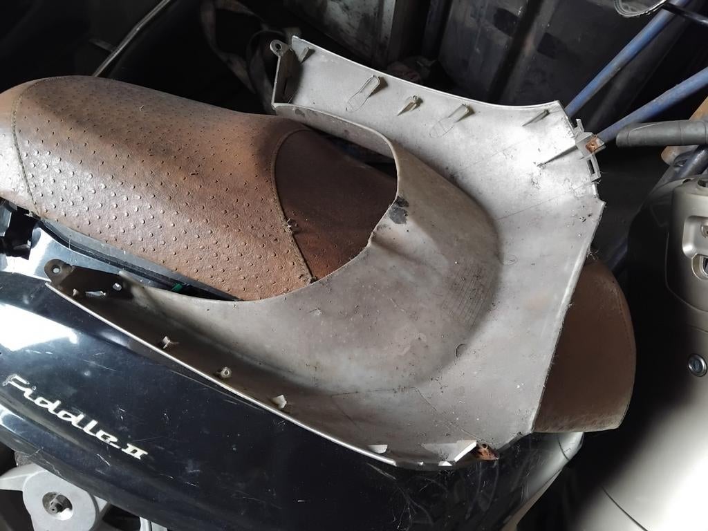 Modder kuip kap voor zijde imitatie vespa lx iva riva capri, Ophalen of Verzenden, Kap, Vespa