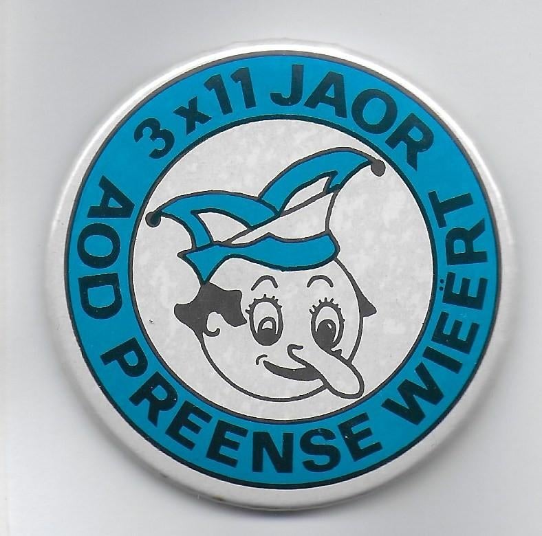 Button Oad Preense Wieert Weert 3 x 11 Jaor, Verzamelen, Ophalen of Verzenden, Gebruikt, Overige onderwerpen