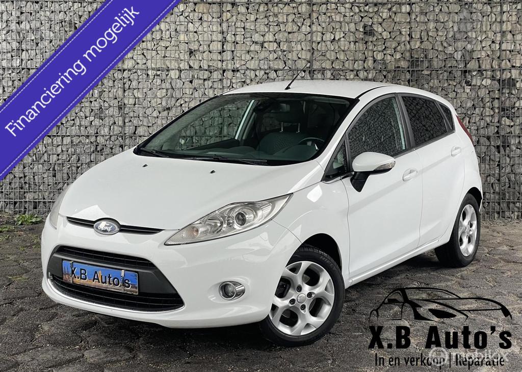 Ford Fiesta 1.25 Titanium|AIRCO|KEYLESS|APK 2027, Stof, Gebruikt, 82 pk, Wit