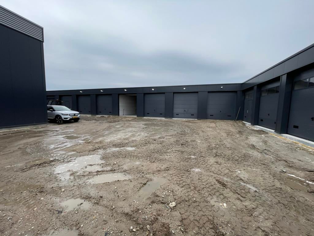 Te huur garage boxen 32m2 Emmeloord