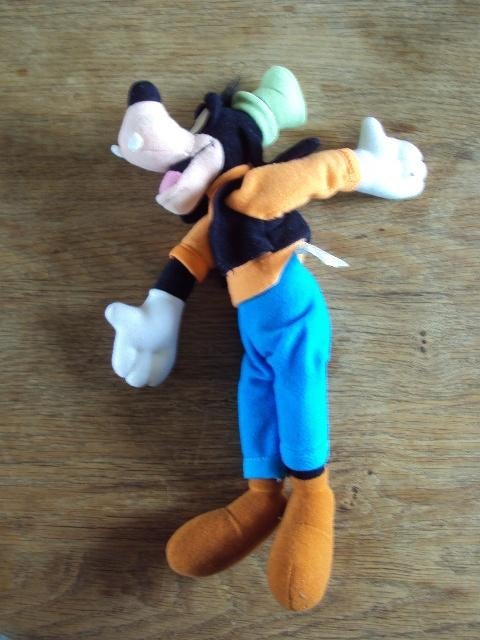 Disney Goofy pluche 24cm Mattel, Verzamelen, Ophalen of Verzenden, Goofy of Pluto, Zo goed als nieuw, Beeldje of Figuurtje