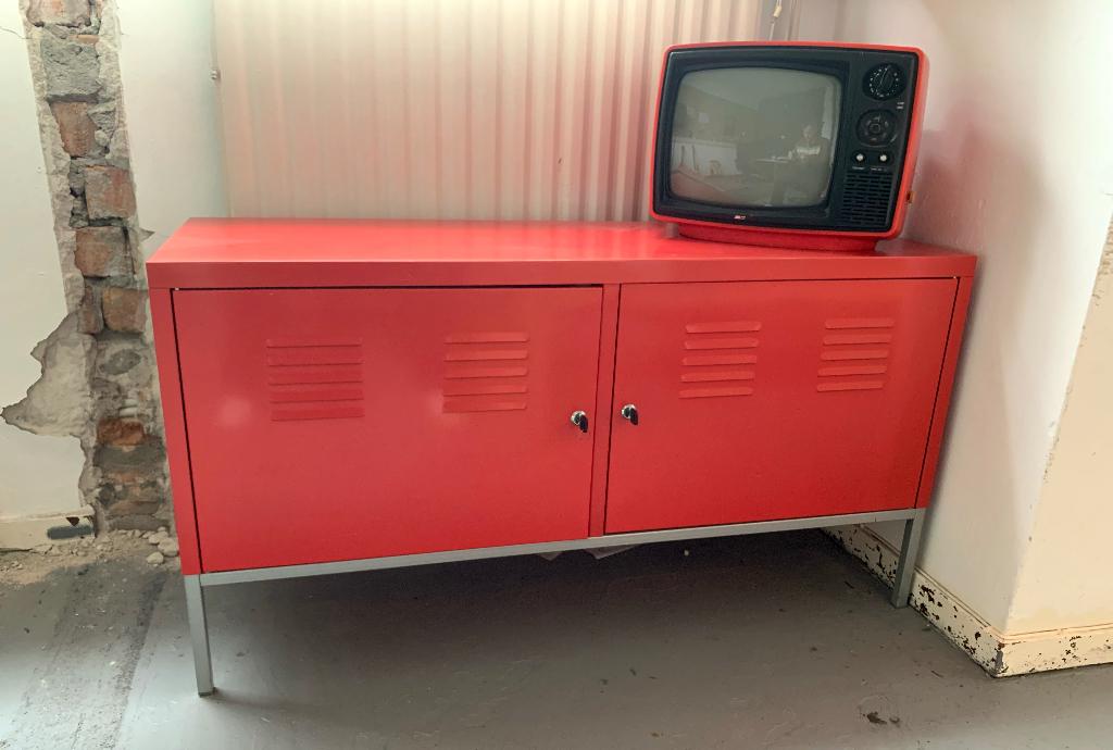 IKEA PS Kast - lockerkast tv-meubel, Ophalen, Gebruikt, Stoere industriële lockerkast - tv-meubel