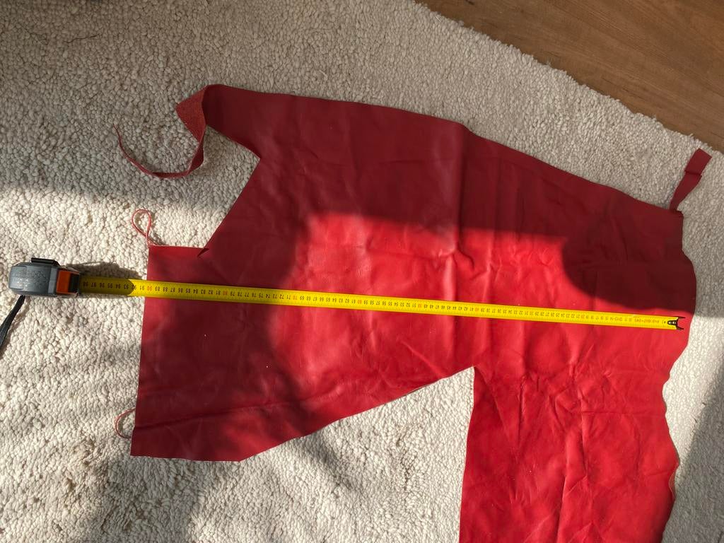 Nieuw Rood leer, 2 stukken stevige kwaliteit voor tassen, Hobby en Vrije tijd, Stoffen en Lappen, Leer of Kunstleer, Nieuw, Ophalen of Verzenden